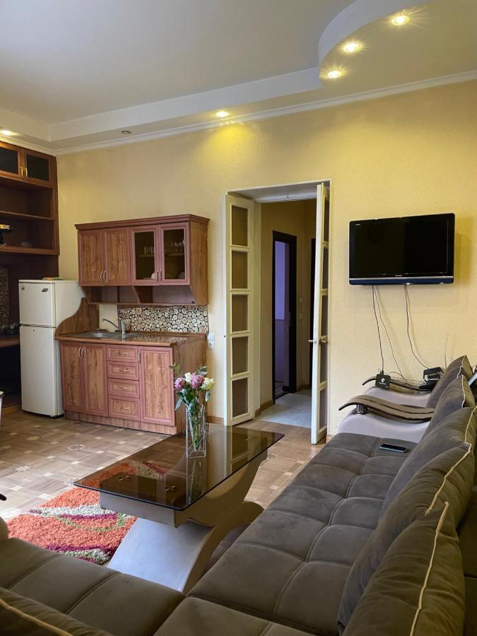 Cozy Apartment On Republic Square Jerevan Eksteriør billede